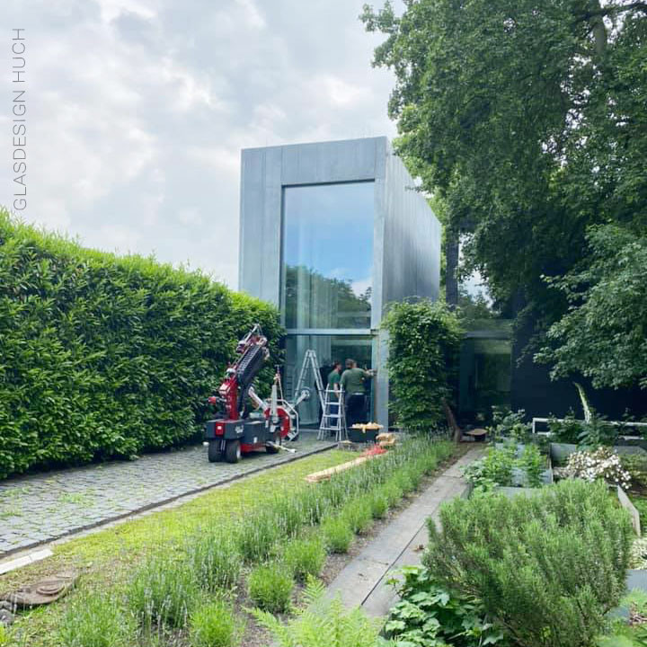 verglasungsroboter_duisburg_scheiben_setzen